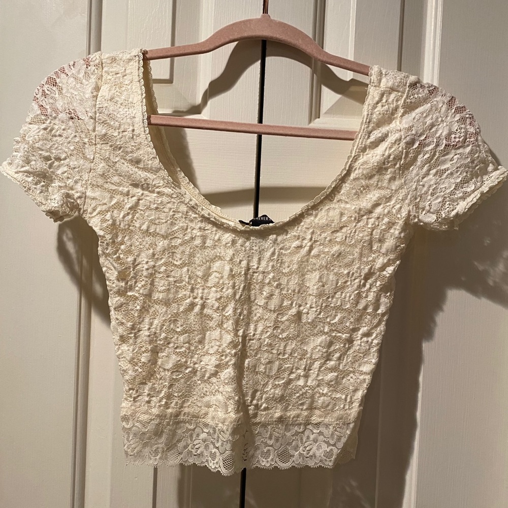 NWOT Lace Crop Top size S